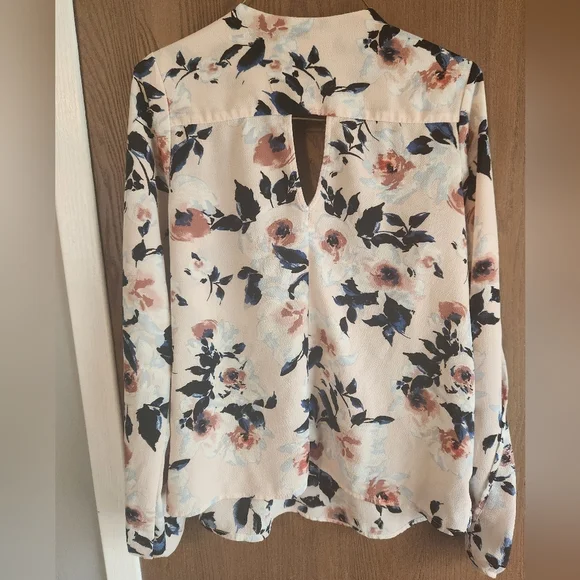Monteau Cream and Pink Floral Blouse - Picture 4 of 4